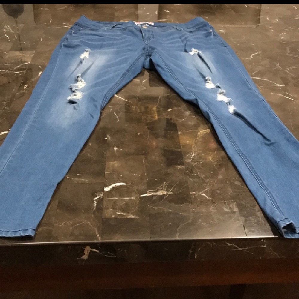 WHAT ABOUT ME DISTRESSED JEANS